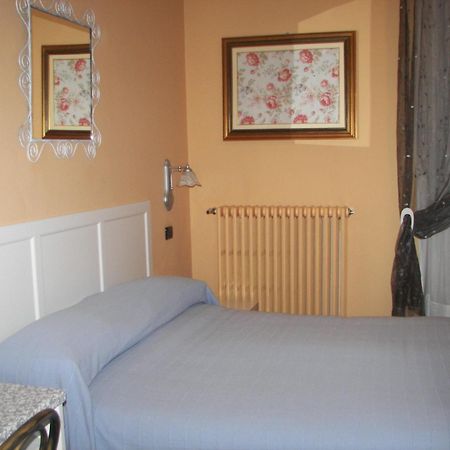 Albergo Sangrila Lanzo Torinese Exteriör bild