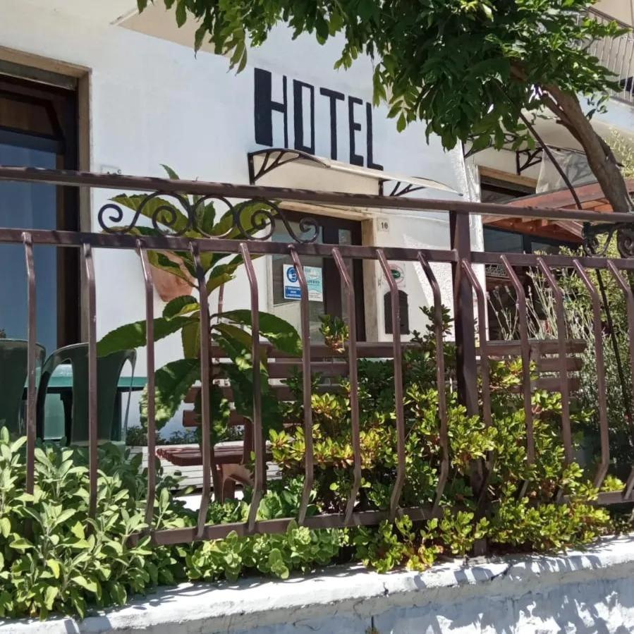 Albergo Sangrila Lanzo Torinese Exteriör bild