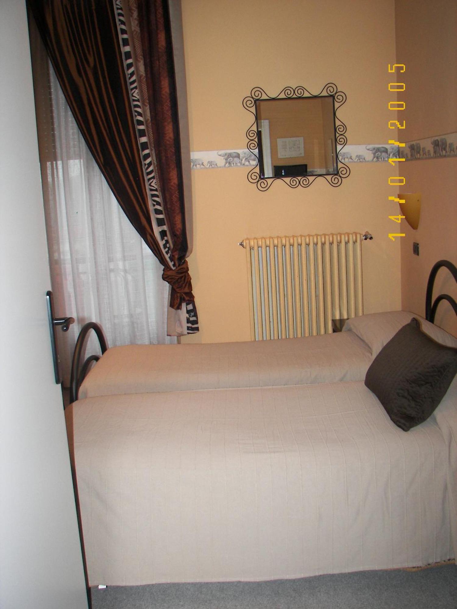 Albergo Sangrila Lanzo Torinese Exteriör bild