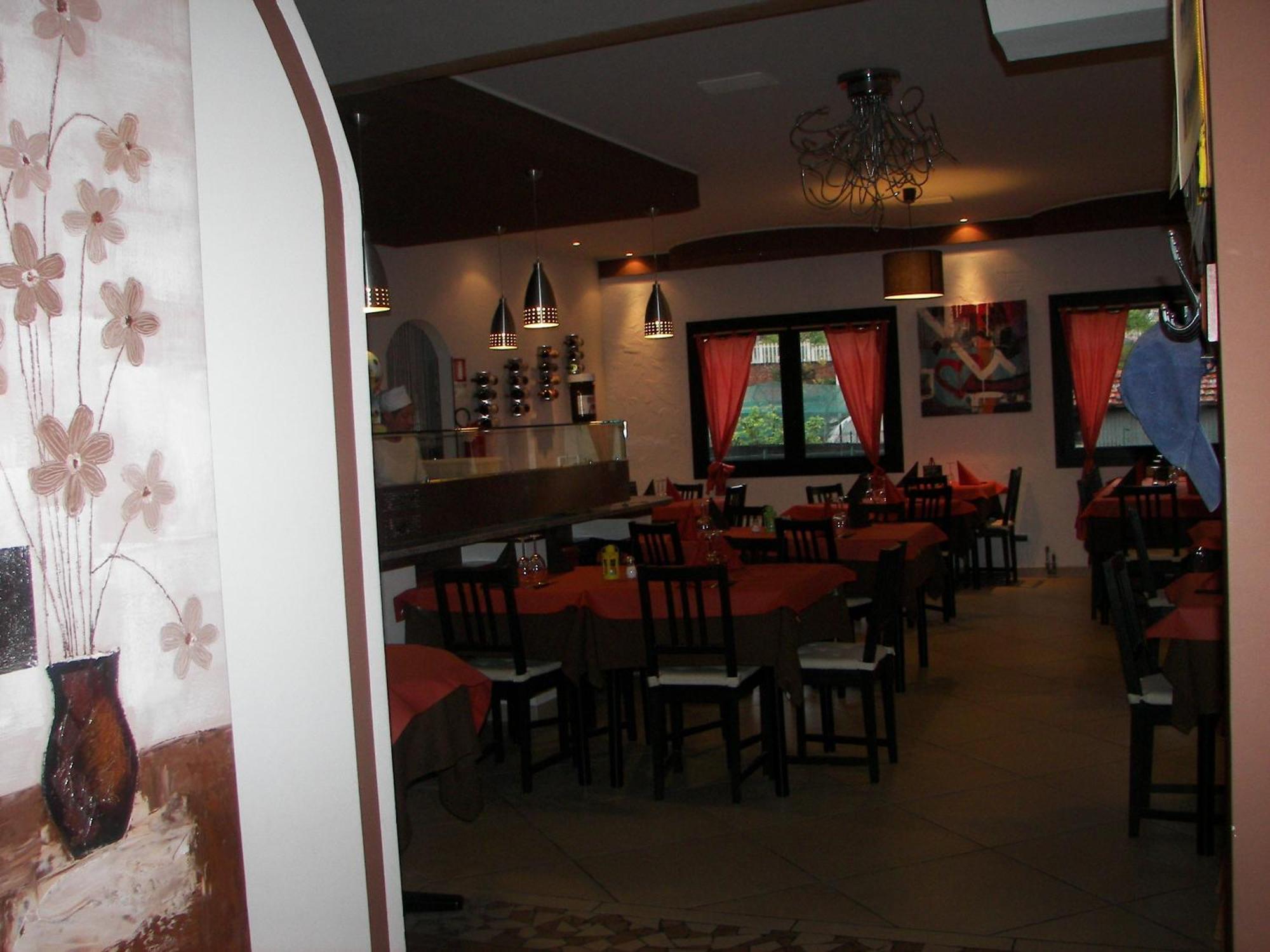 Albergo Sangrila Lanzo Torinese Exteriör bild