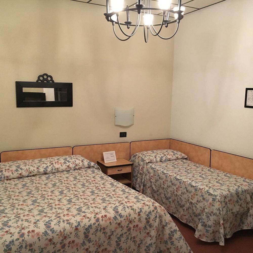 Albergo Sangrila Lanzo Torinese Exteriör bild
