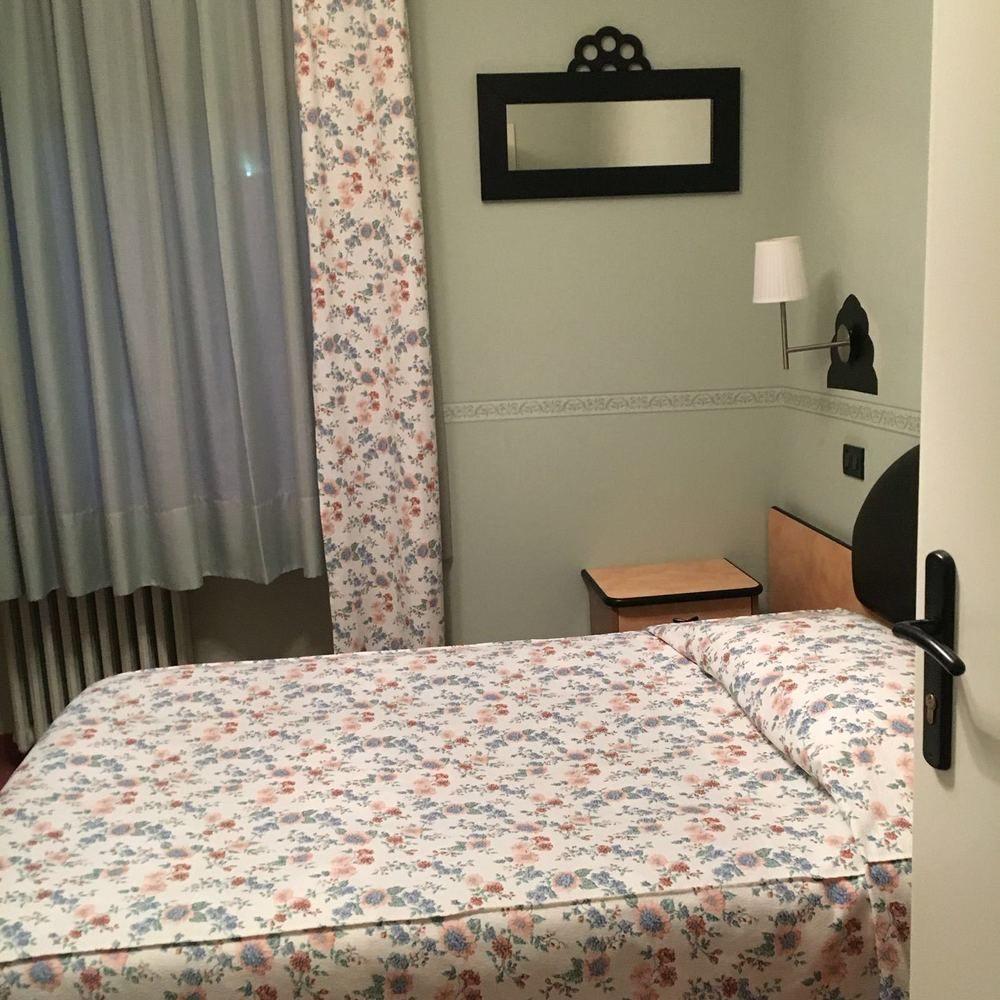 Albergo Sangrila Lanzo Torinese Exteriör bild