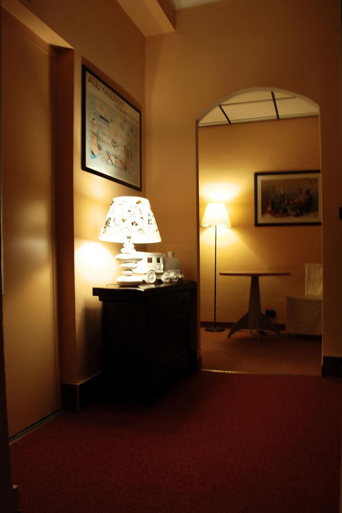 Albergo Sangrila Lanzo Torinese Exteriör bild